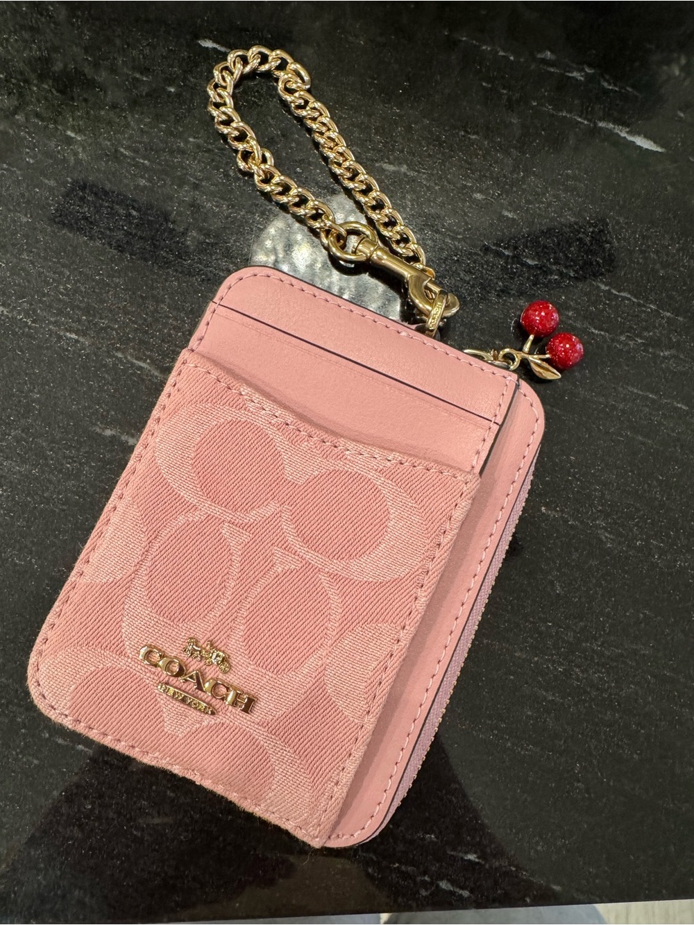 🌸NWT COACH Pink Denim Signature Card Case with Cherry 🍒 Charm - Picture 2 of 5